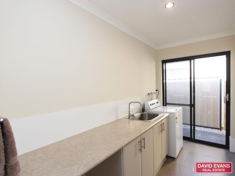 15 Nankeen Circle, Tapping WA 6065