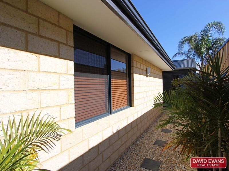 15 Nankeen Circle, Tapping WA 6065