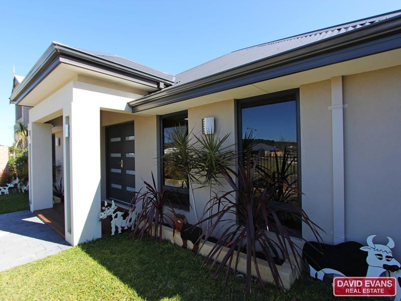 15 Nankeen Circle, Tapping WA 6065