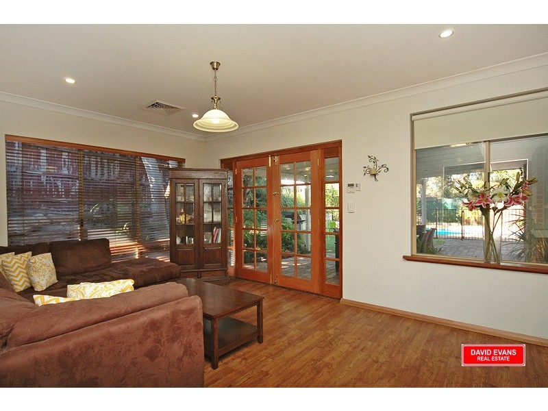 24 Huntingdale Crescent, Connolly WA 6027