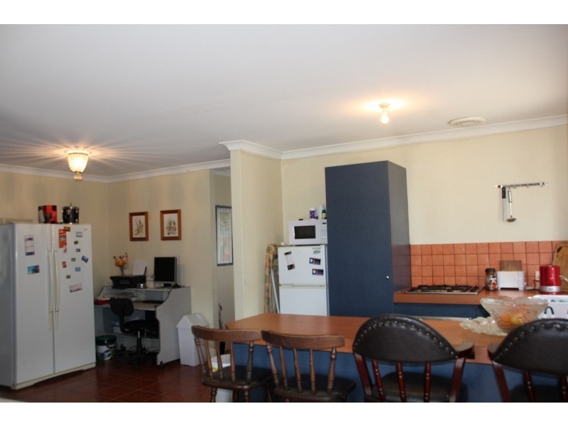 8 Voltaire Crescent, Ridgewood WA 6030