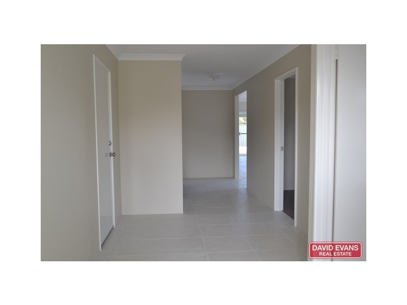 12 Jindare Loop, Carramar WA 6031