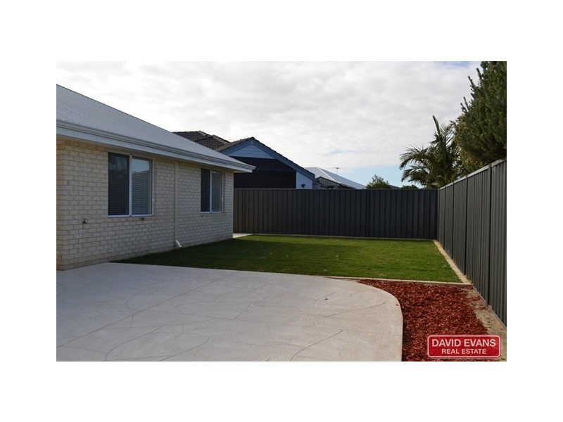 12 Jindare Loop, Carramar WA 6031