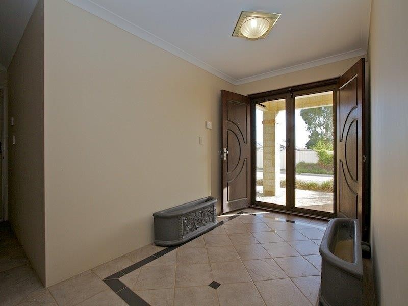 33 Clarafield Meander, Tapping WA 6065