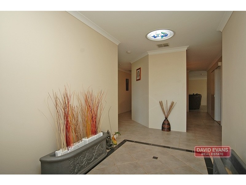 33 Clarafield Meander, Tapping WA 6065