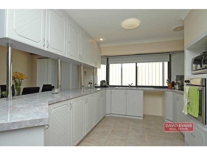 33 Clarafield Meander, Tapping WA 6065