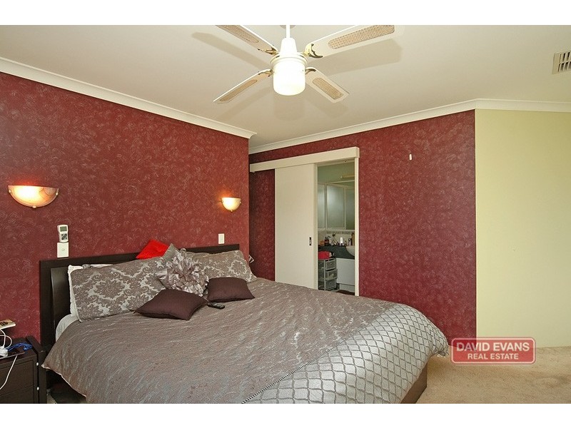 33 Clarafield Meander, Tapping WA 6065