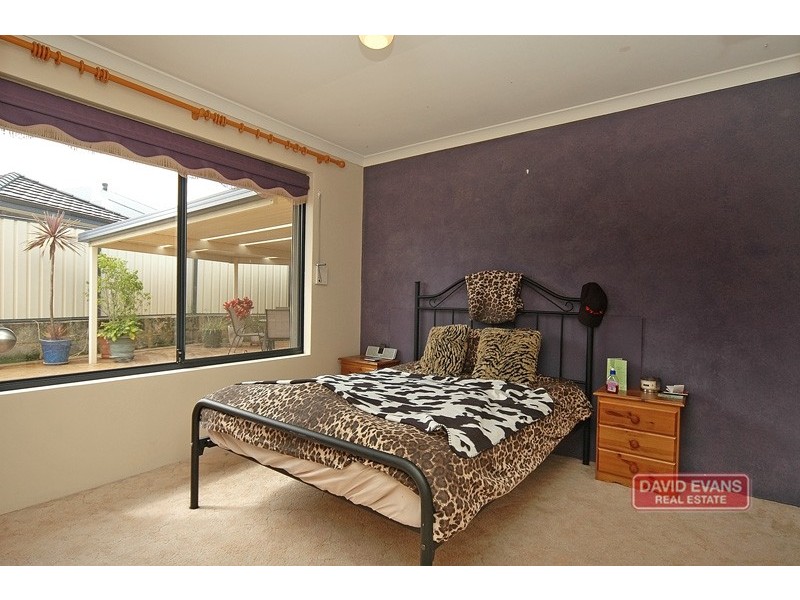 33 Clarafield Meander, Tapping WA 6065