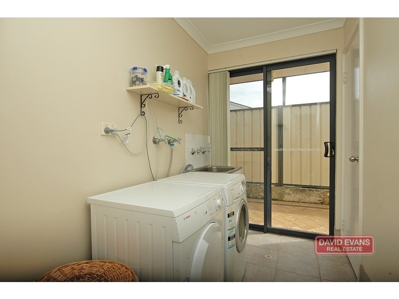 33 Clarafield Meander, Tapping WA 6065