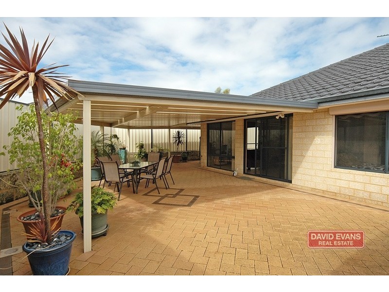 33 Clarafield Meander, Tapping WA 6065