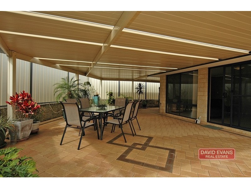 33 Clarafield Meander, Tapping WA 6065