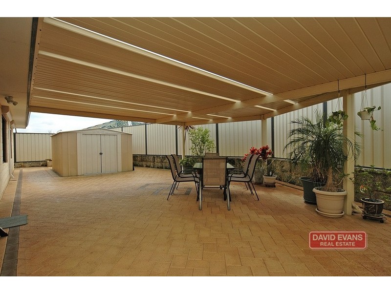 33 Clarafield Meander, Tapping WA 6065