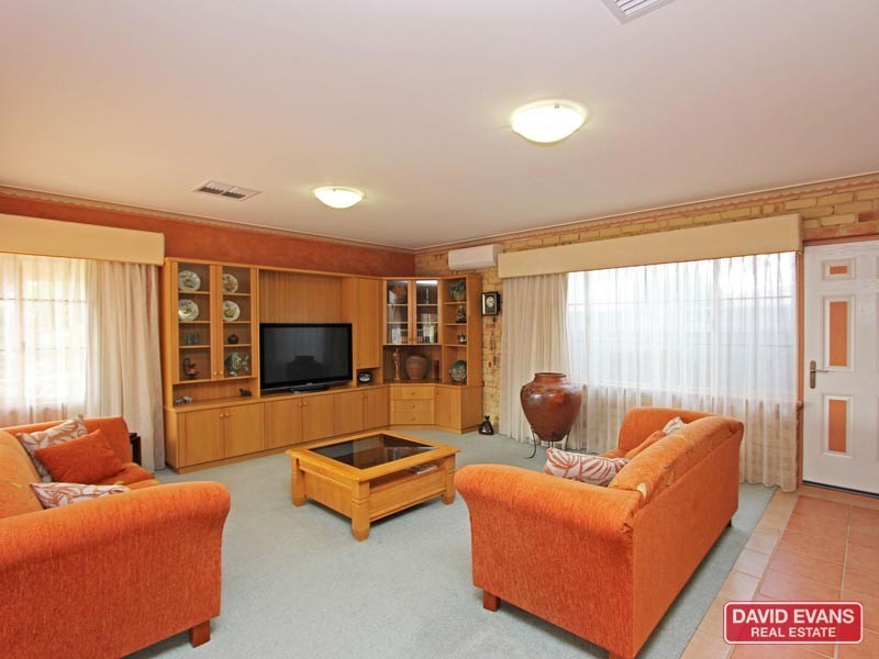 2 LATIFA CLOSE, Ocean Reef WA 6027