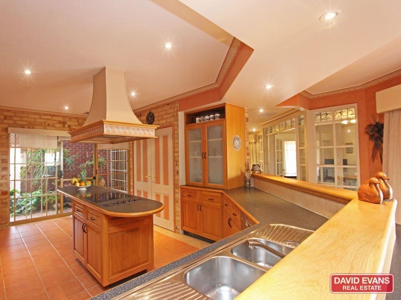 2 LATIFA CLOSE, Ocean Reef WA 6027