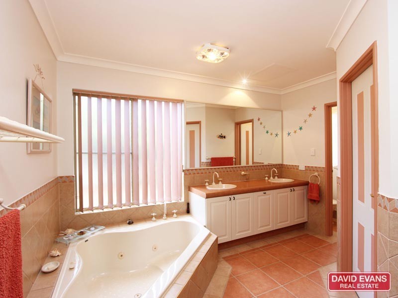 2 LATIFA CLOSE, Ocean Reef WA 6027