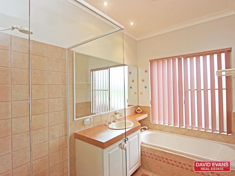 2 LATIFA CLOSE, Ocean Reef WA 6027