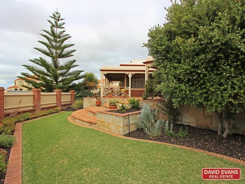 2 LATIFA CLOSE, Ocean Reef WA 6027