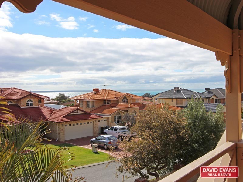 2 LATIFA CLOSE, Ocean Reef WA 6027
