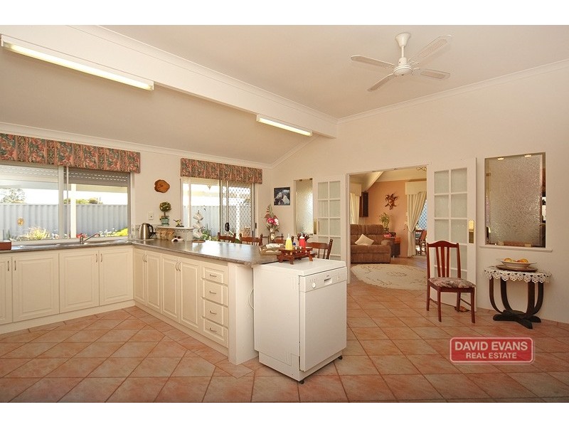 10 Mousehole Crescent, Yanchep WA 6035