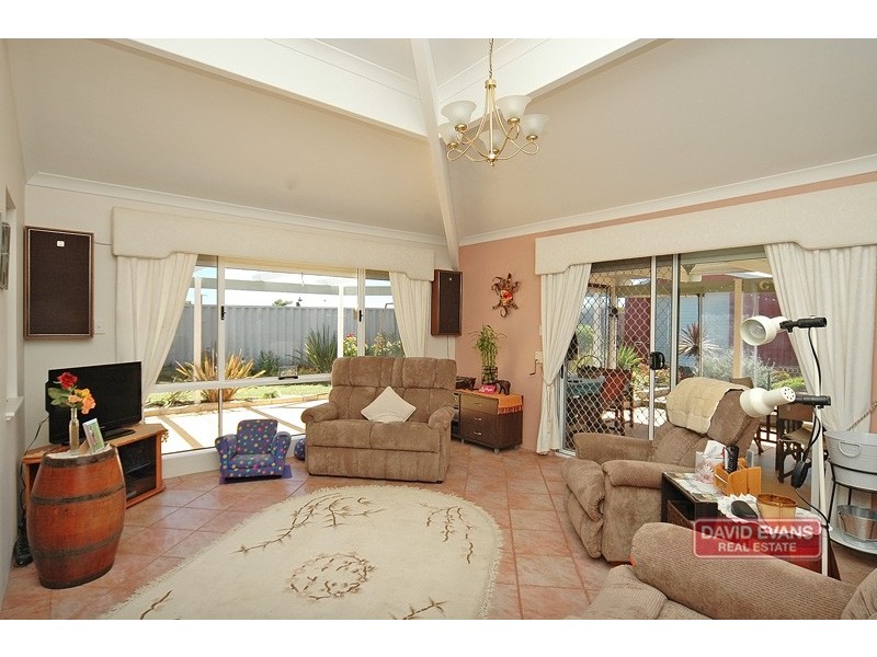 10 Mousehole Crescent, Yanchep WA 6035