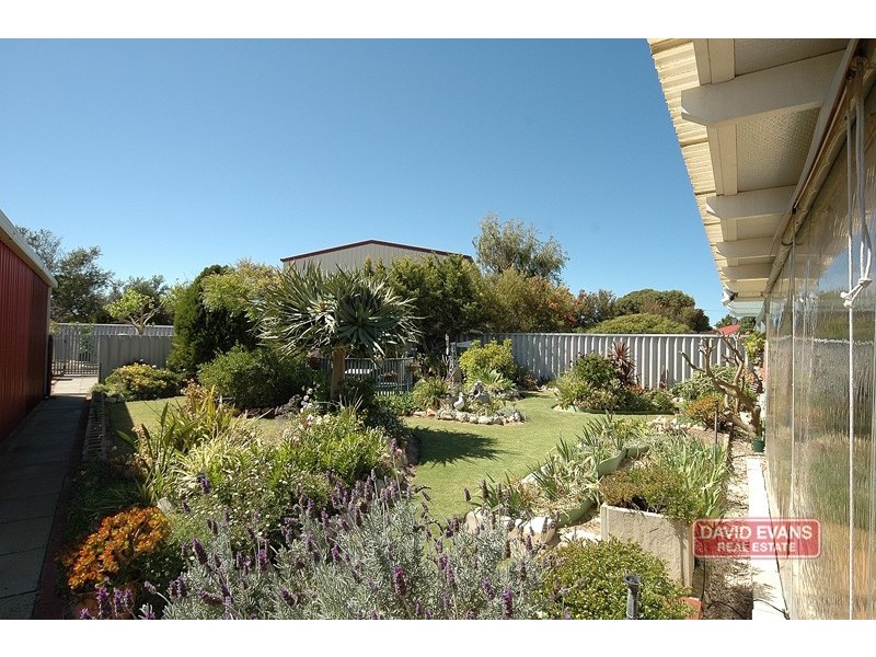 10 Mousehole Crescent, Yanchep WA 6035