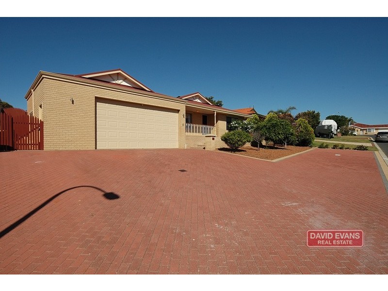 15 Greenock Gardens, Kinross WA 6028