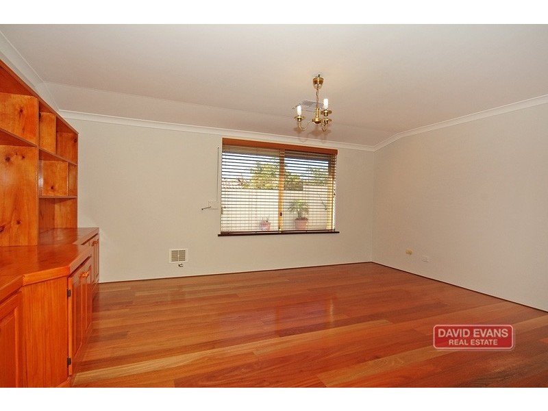 15 Greenock Gardens, Kinross WA 6028