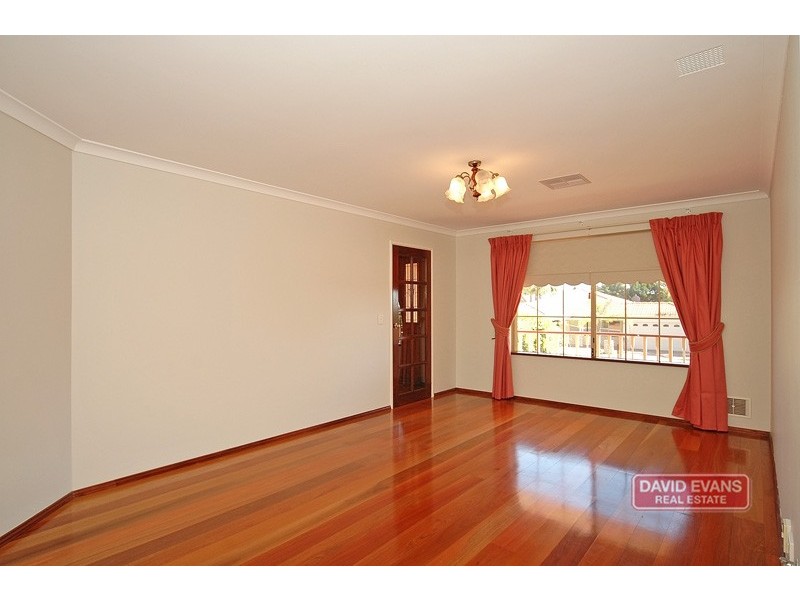 15 Greenock Gardens, Kinross WA 6028