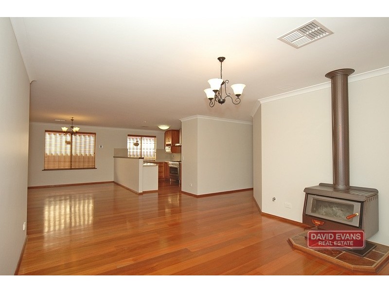 15 Greenock Gardens, Kinross WA 6028