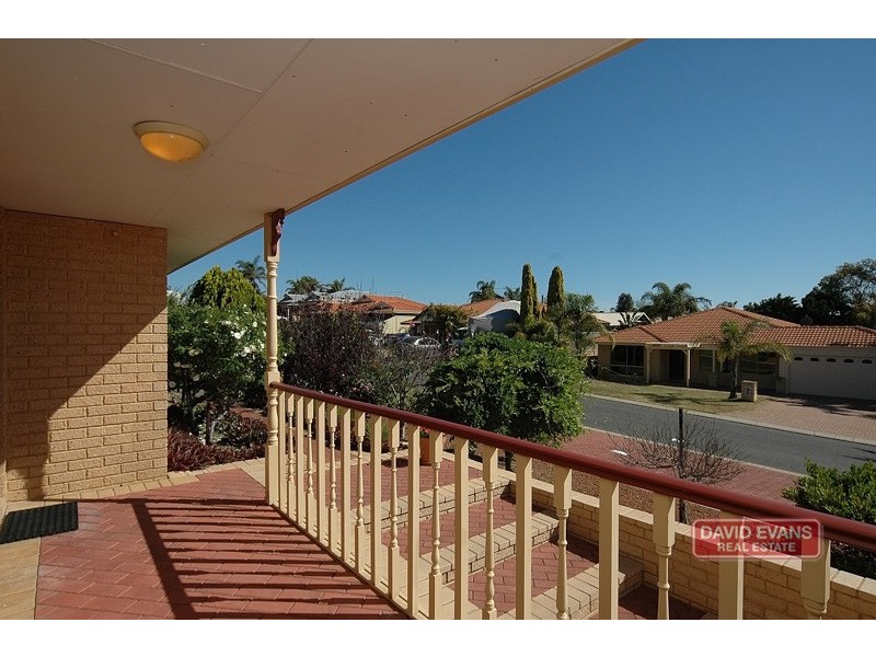 15 Greenock Gardens, Kinross WA 6028