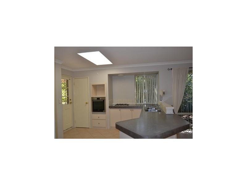 16 Golf Links Drive, Carramar WA 6031