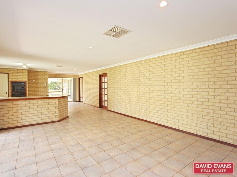5 Crest Grove, Ballajura WA 6066