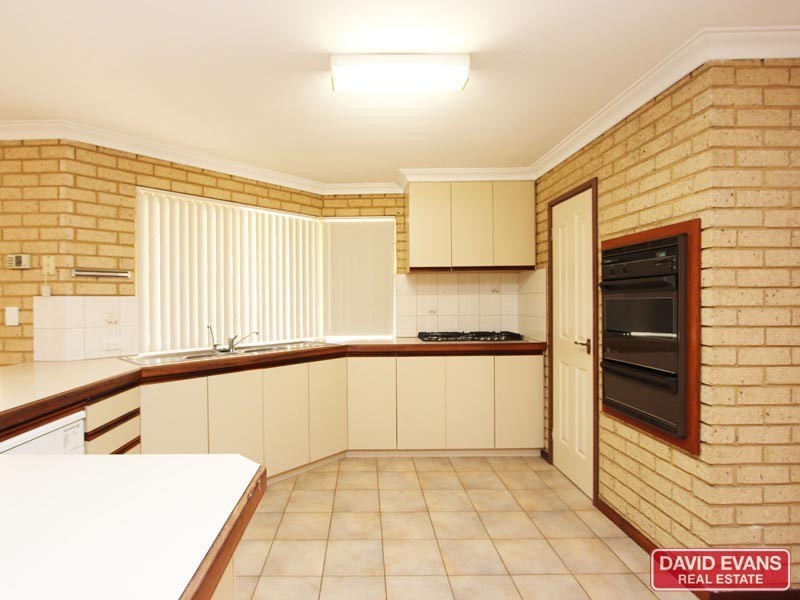 5 Crest Grove, Ballajura WA 6066