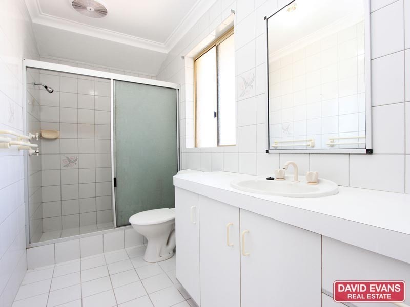 5 Crest Grove, Ballajura WA 6066