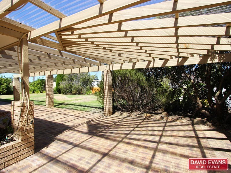 5 Crest Grove, Ballajura WA 6066