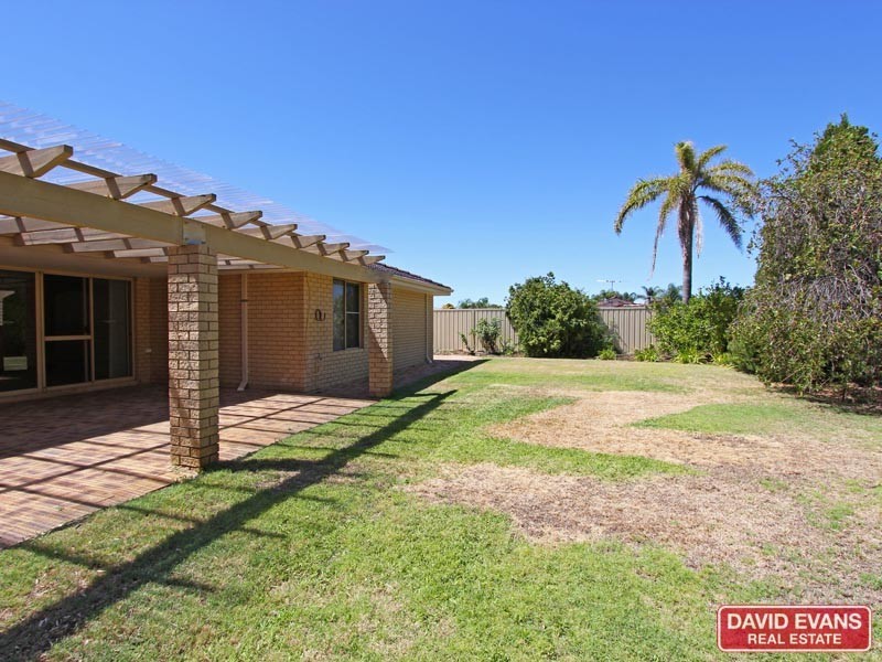 5 Crest Grove, Ballajura WA 6066