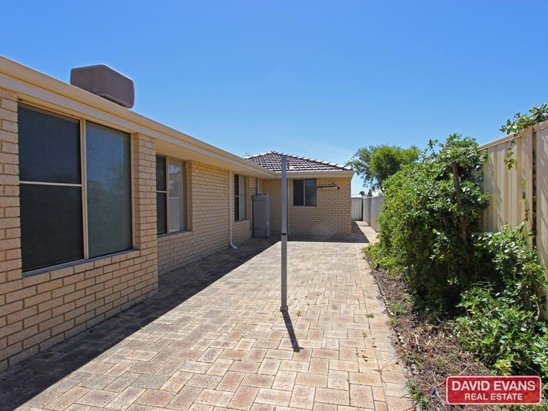 5 Crest Grove, Ballajura WA 6066