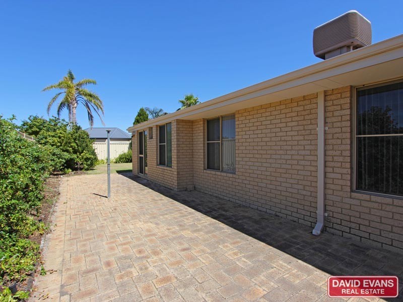 5 Crest Grove, Ballajura WA 6066