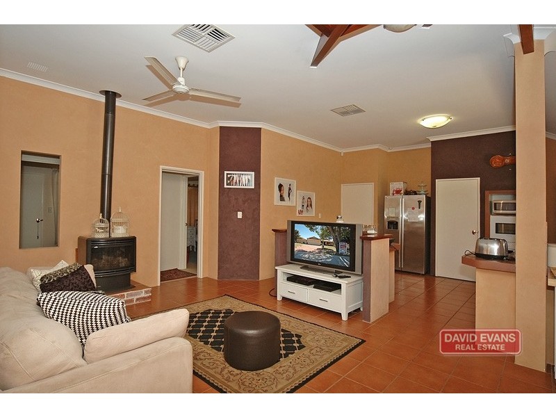 31 Houghton Drive, Carramar WA 6031