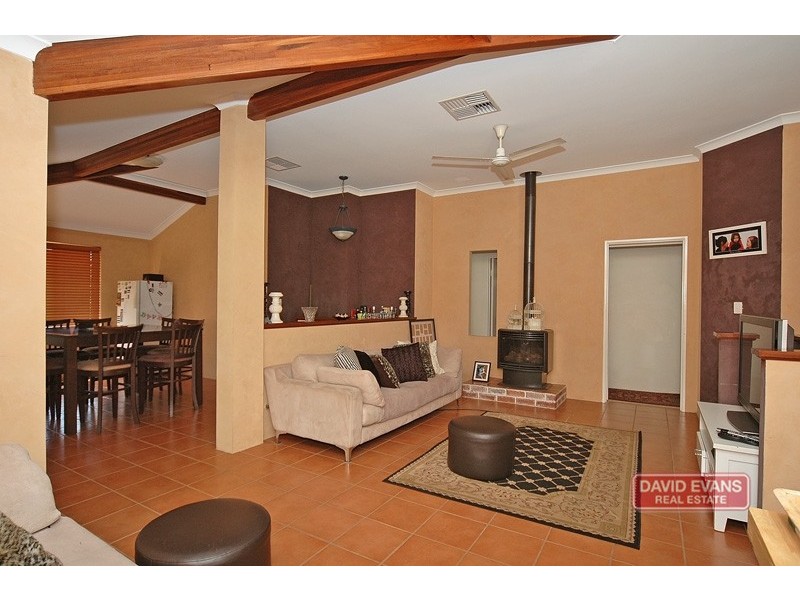 31 Houghton Drive, Carramar WA 6031