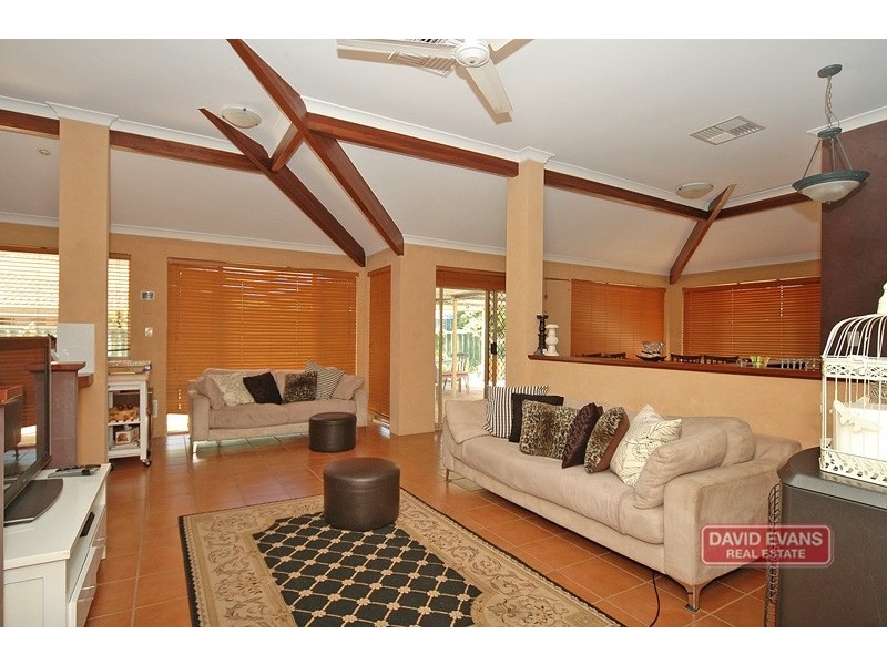 31 Houghton Drive, Carramar WA 6031