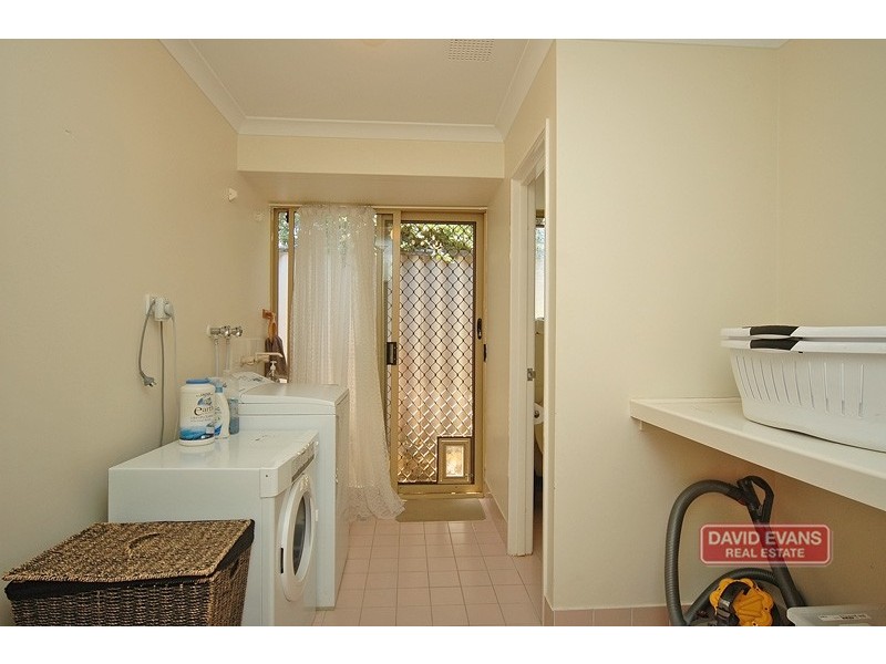 31 Houghton Drive, Carramar WA 6031