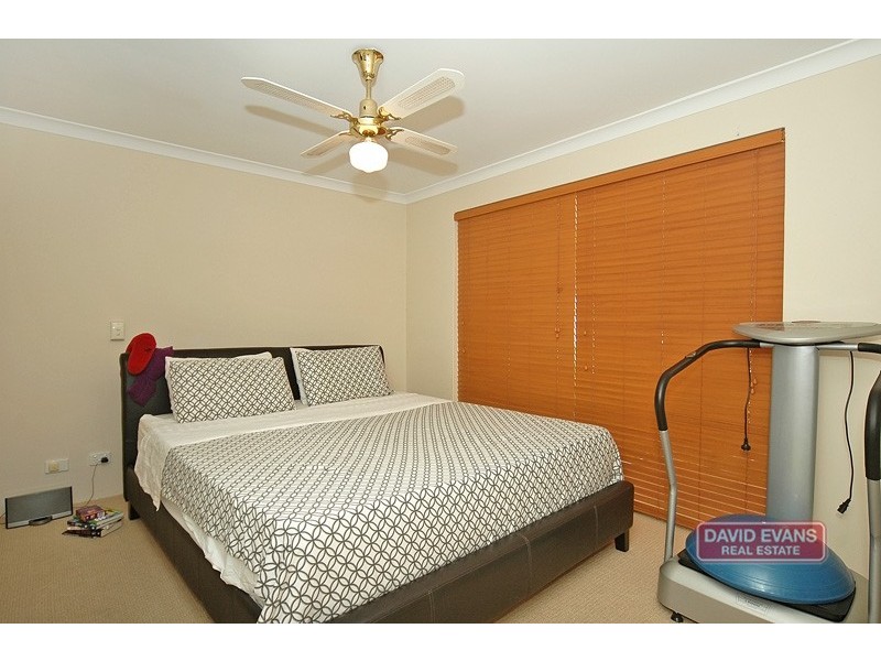 31 Houghton Drive, Carramar WA 6031