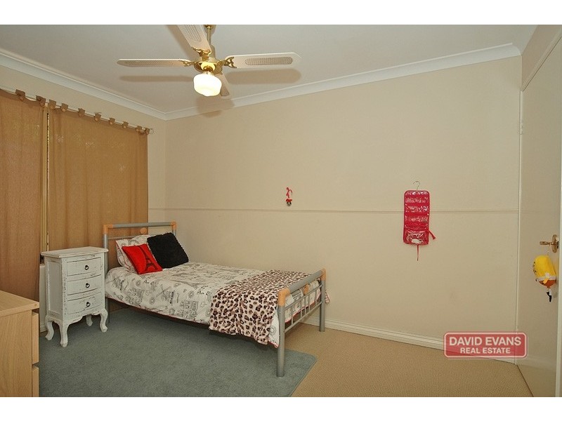 31 Houghton Drive, Carramar WA 6031