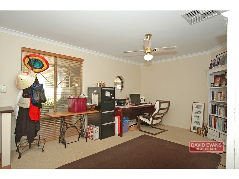 31 Houghton Drive, Carramar WA 6031