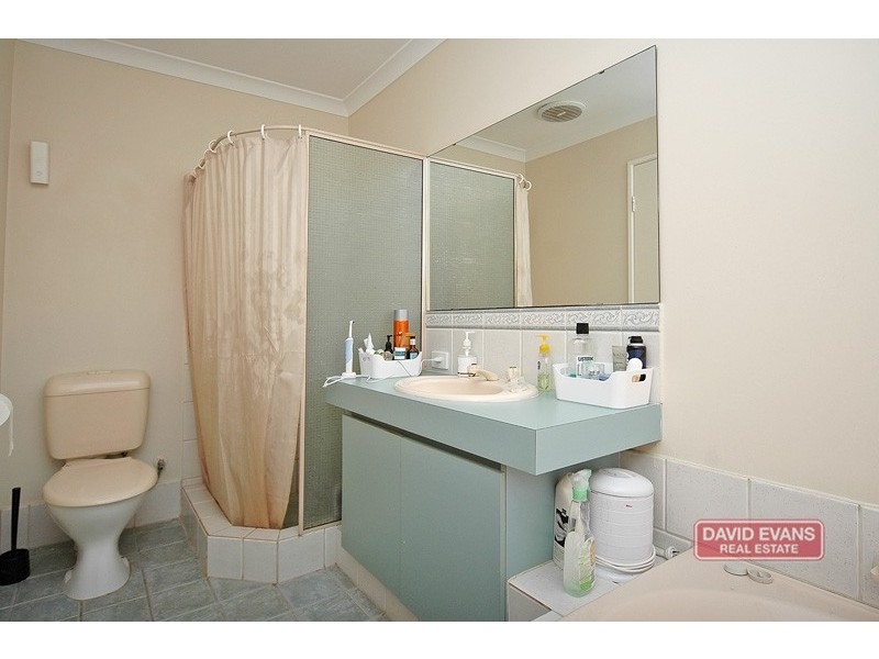 31 Houghton Drive, Carramar WA 6031