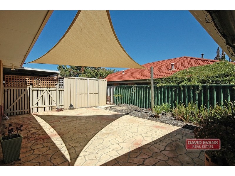 31 Houghton Drive, Carramar WA 6031