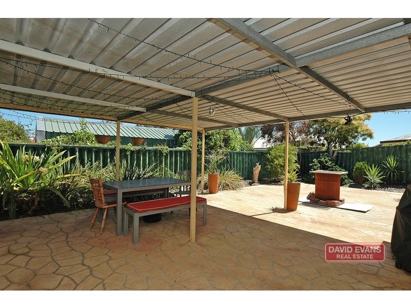 31 Houghton Drive, Carramar WA 6031