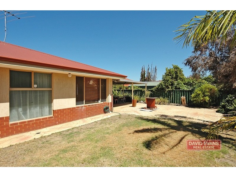 31 Houghton Drive, Carramar WA 6031
