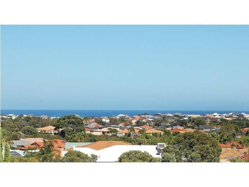 8 Raffles Court, Currambine WA 6028